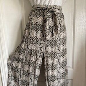 NWT Apricot Brand Geo Tribal Palazzo Pant / size M